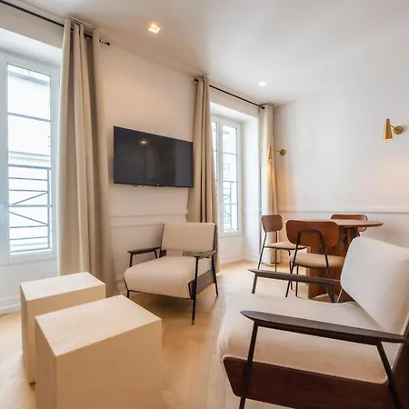 1 Bedroom Flat - Crémieux, Bastille *