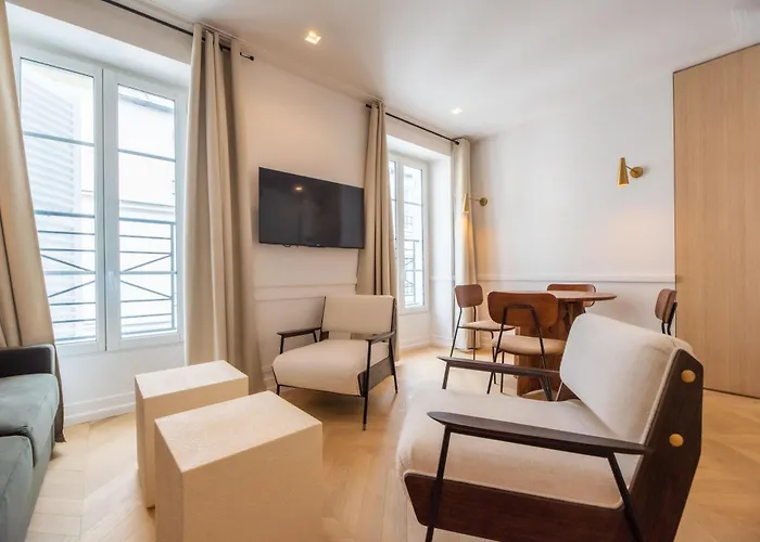 1 Bedroom Flat - Crémieux, Bastille *